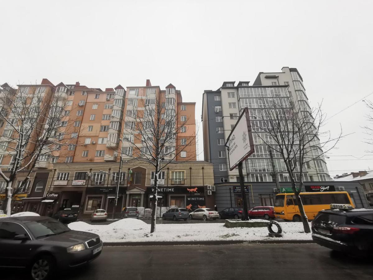 Подобово В Центрі Поряд Жд Ternopil Buitenkant foto